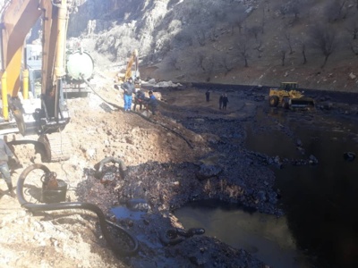 Investigation of oil spill incident from Maroon-Isfahan pipeline, looking at similar global experiences, pollution cleaning approaches and providing suggestions for pollution removal