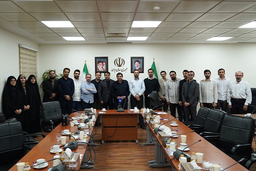 حضور عضو هیأت علمی پژوهشکده علوم زمین در دیدار نخبگان جوان کشور با مشاور و دستیار رهبری