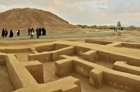 Revealing ancient environmental and climatic changes in the ancient site of Jiroft from the past four thousand years to the present using modern applied technologies